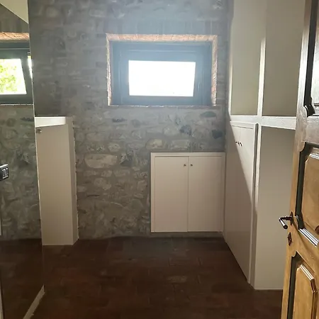 Niviano Castello Oda ve Kahvaltı Larzano