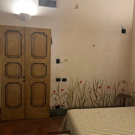 Niviano Castello Oda ve Kahvaltı 4*