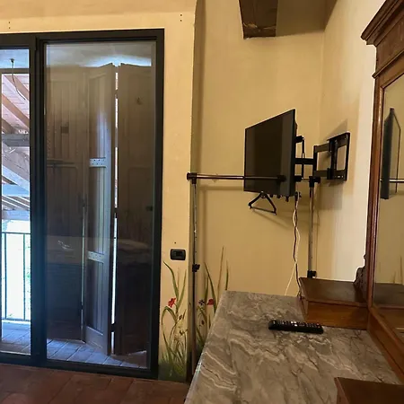 Niviano Castello 3* Larzano