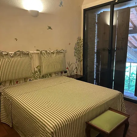 Niviano Castello 住宿加早餐酒店