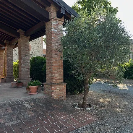 住宿加早餐酒店 Niviano Castello Larzano