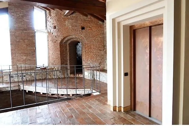 Niviano Castello לינה וארוחת בוקר Larzano