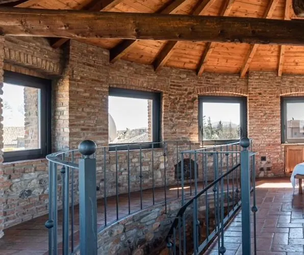 לינה וארוחת בוקר Niviano Castello