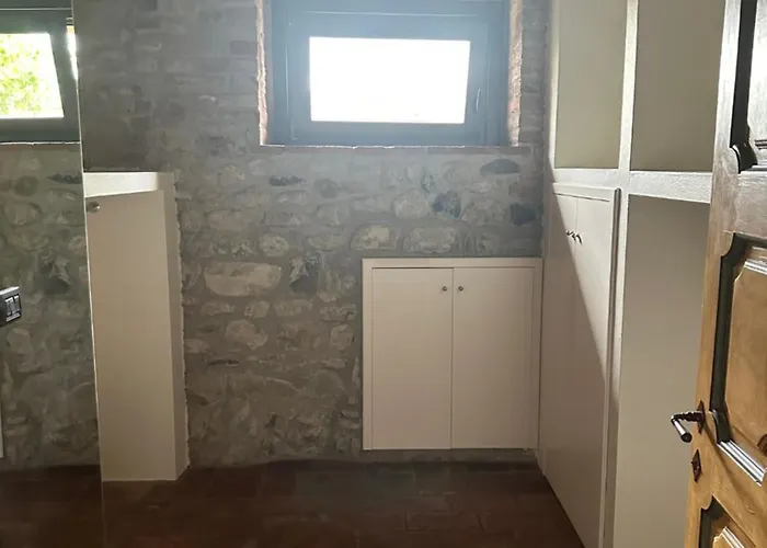 Niviano Castello לינה וארוחת בוקר Larzano