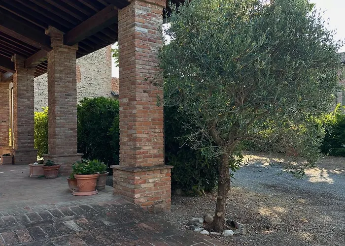 住宿加早餐酒店 Niviano Castello Larzano